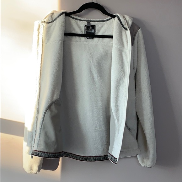 The North Face women’s fuzzy jacket-L - Picture 6 of 6